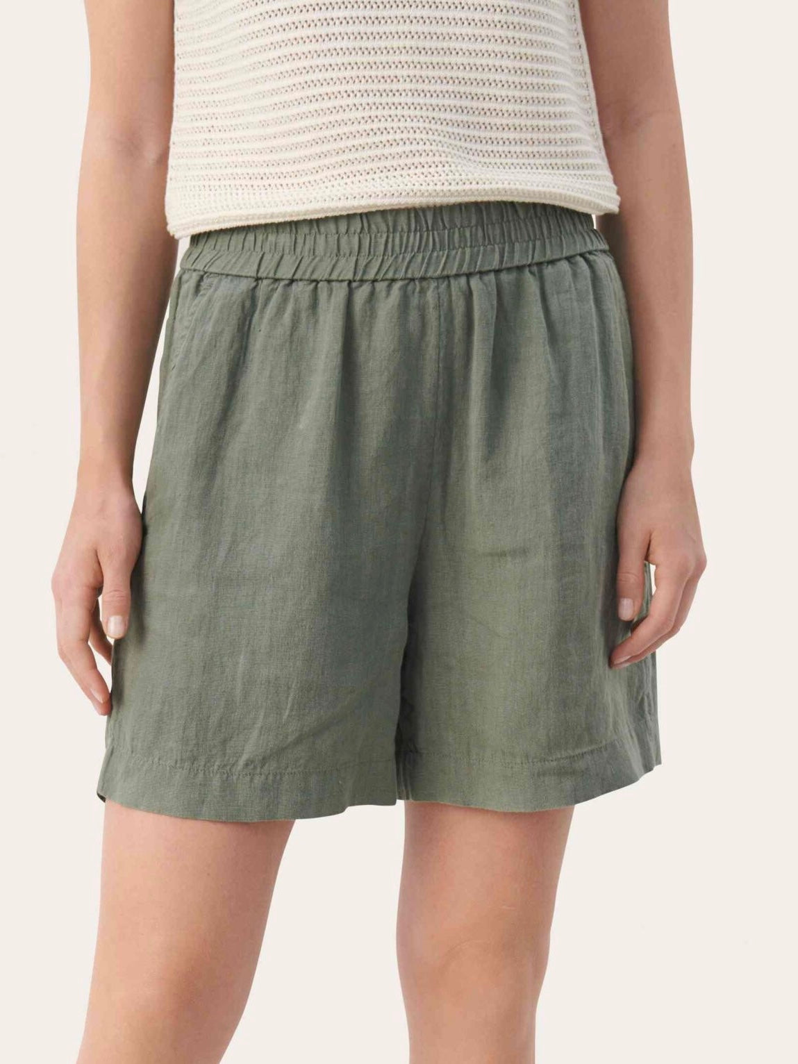 
                  
                    PART TWO GERD SHORTS AGAVE GREEN
                  
                