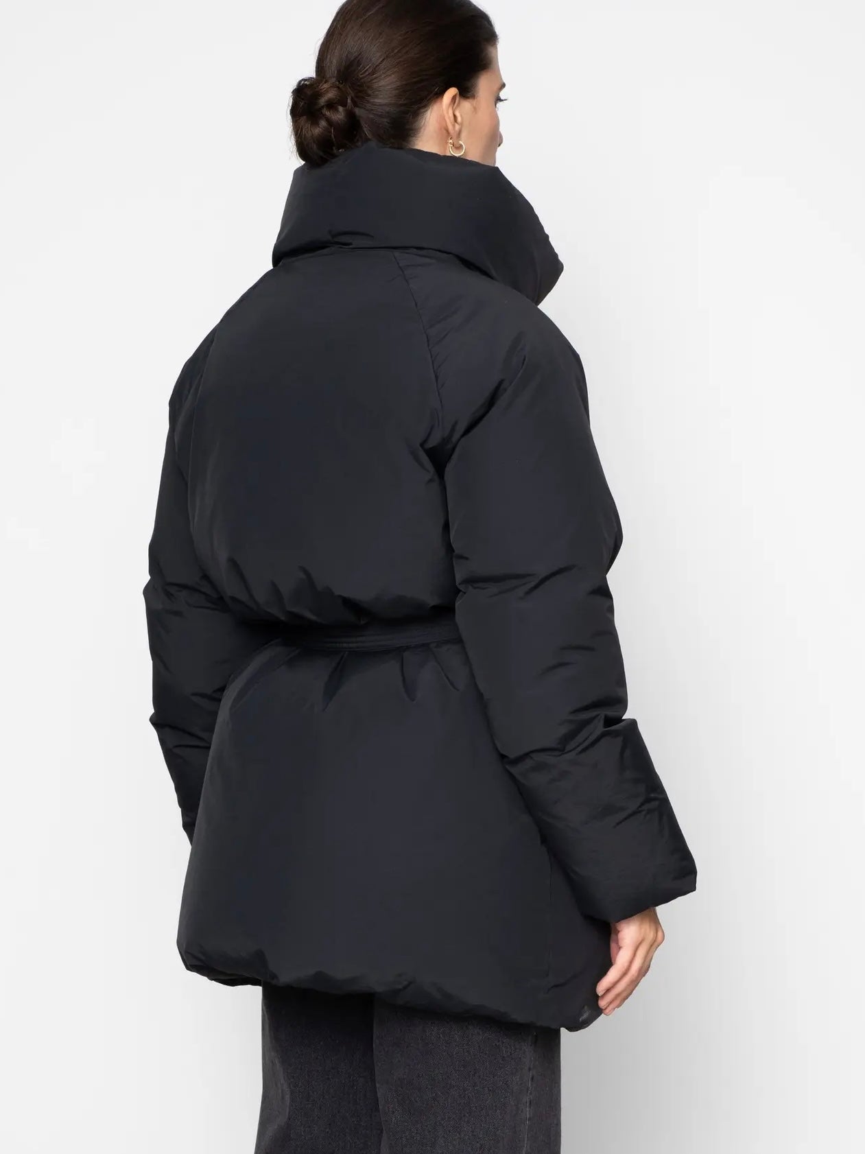 
                  
                    CAMILLA PIHL ORION DOWN JACKET BLACK
                  
                