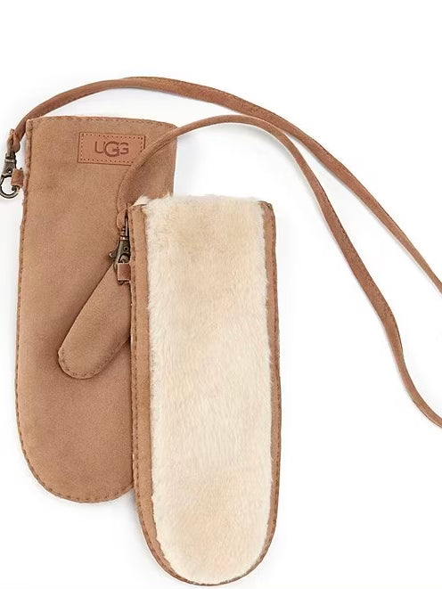 
                  
                    UGG W EXPOSED SHEEPSKI MITTEN CHESTNUT
                  
                