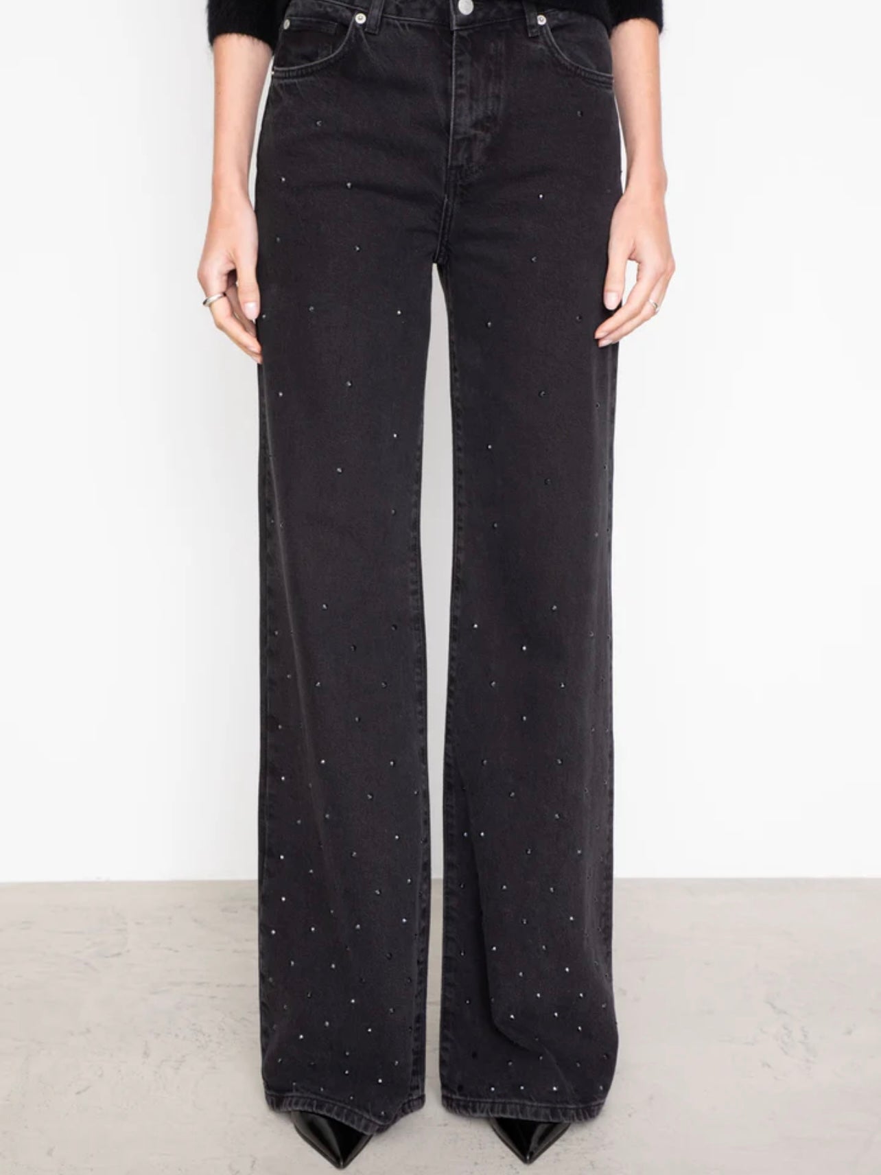 
                  
                    CAMILLA PIHL TAYLOR EMBELLISHED WASHED BLACK
                  
                