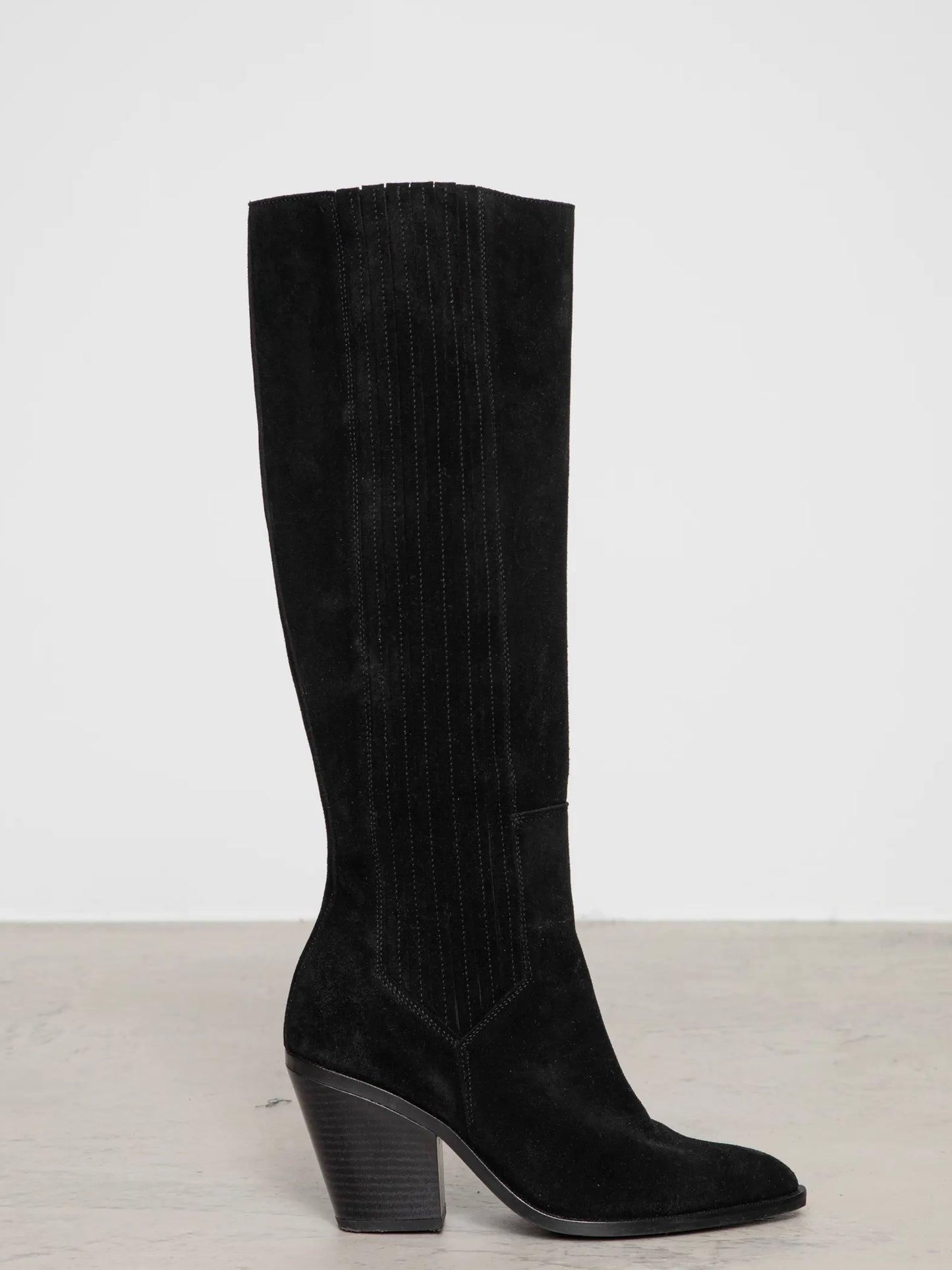 
                  
                    CAMILLA PIHL WILMA KNEE BOOT BLACK SUEDE
                  
                