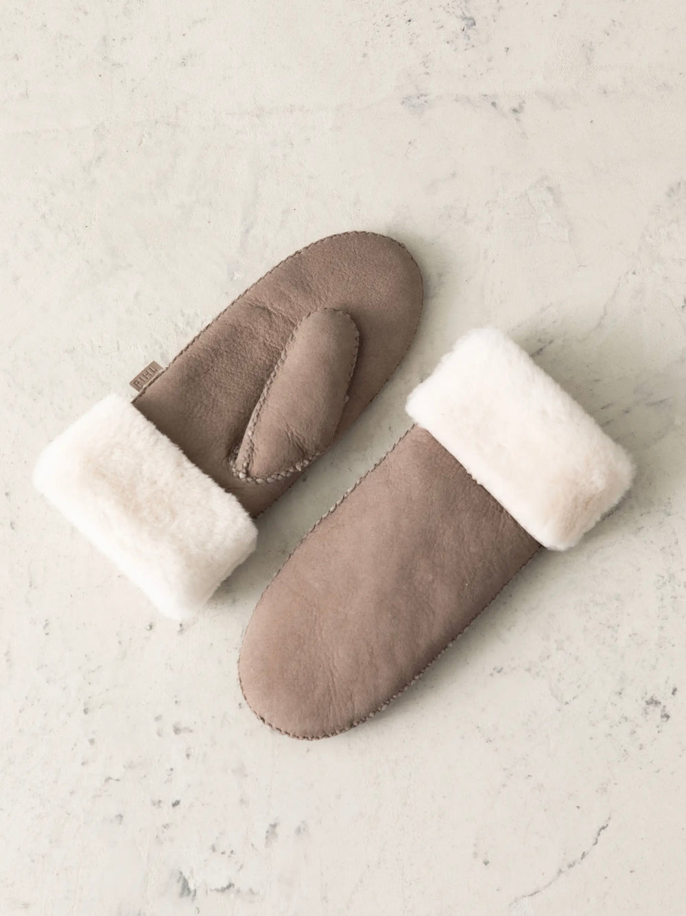 CAMILLA PHIL NIA MITTENS DARK TAUPE SUEDE