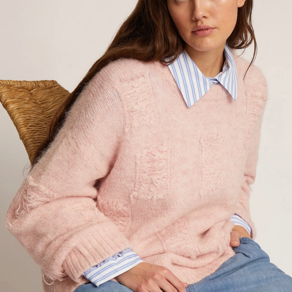 
                  
                    MUNTHE TACCU ROSE KNIT
                  
                