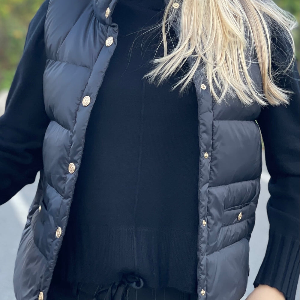 
                  
                    BUSNEL AMY DOWN VEST BLACK
                  
                