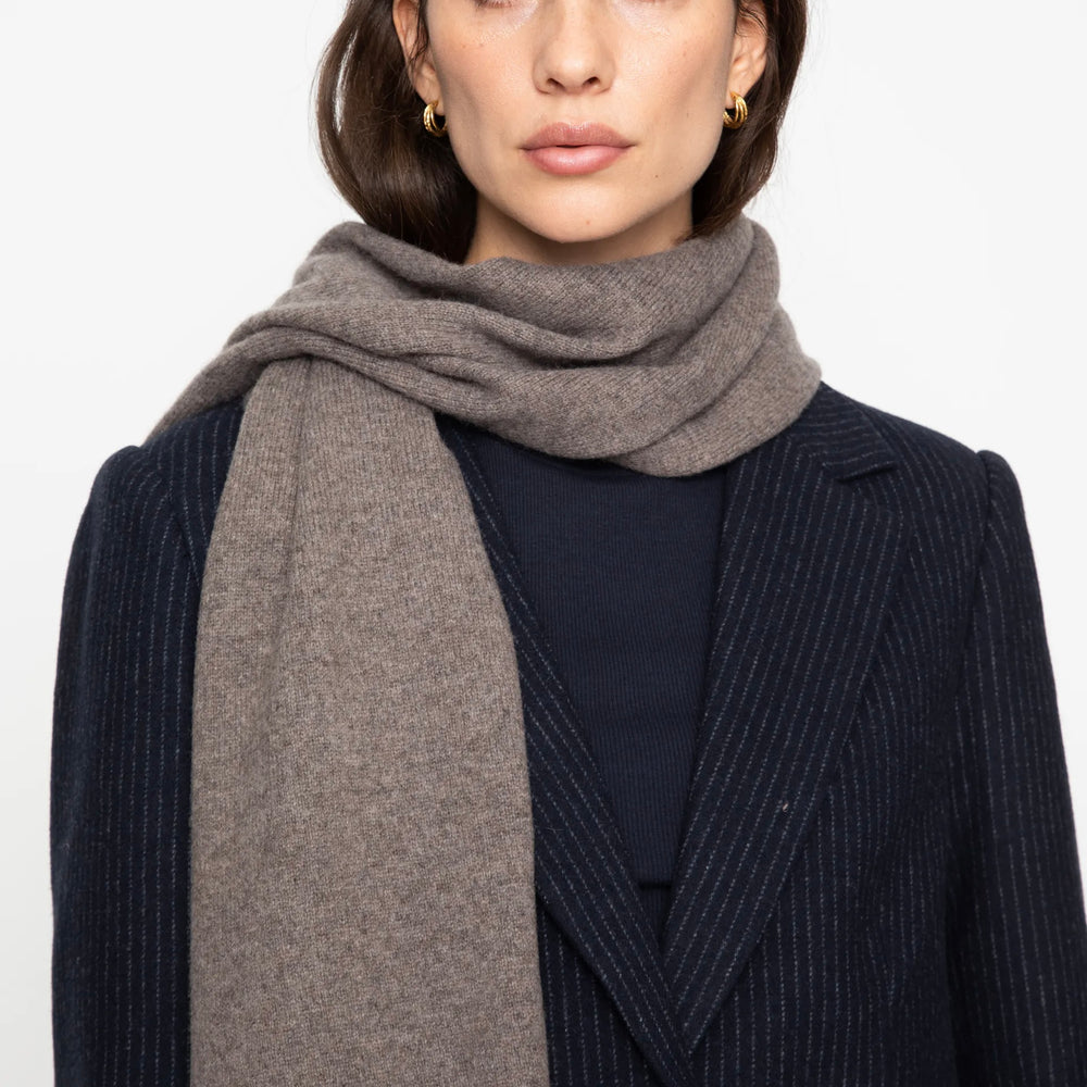 
                  
                    CAMILLA PIHL BABETTE SCARF DARK TAUPE
                  
                