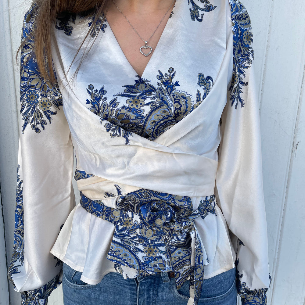 
                  
                    NEO NOIR RISTA PAISLEY BORDER BLOUSE ASH BLUE
                  
                
