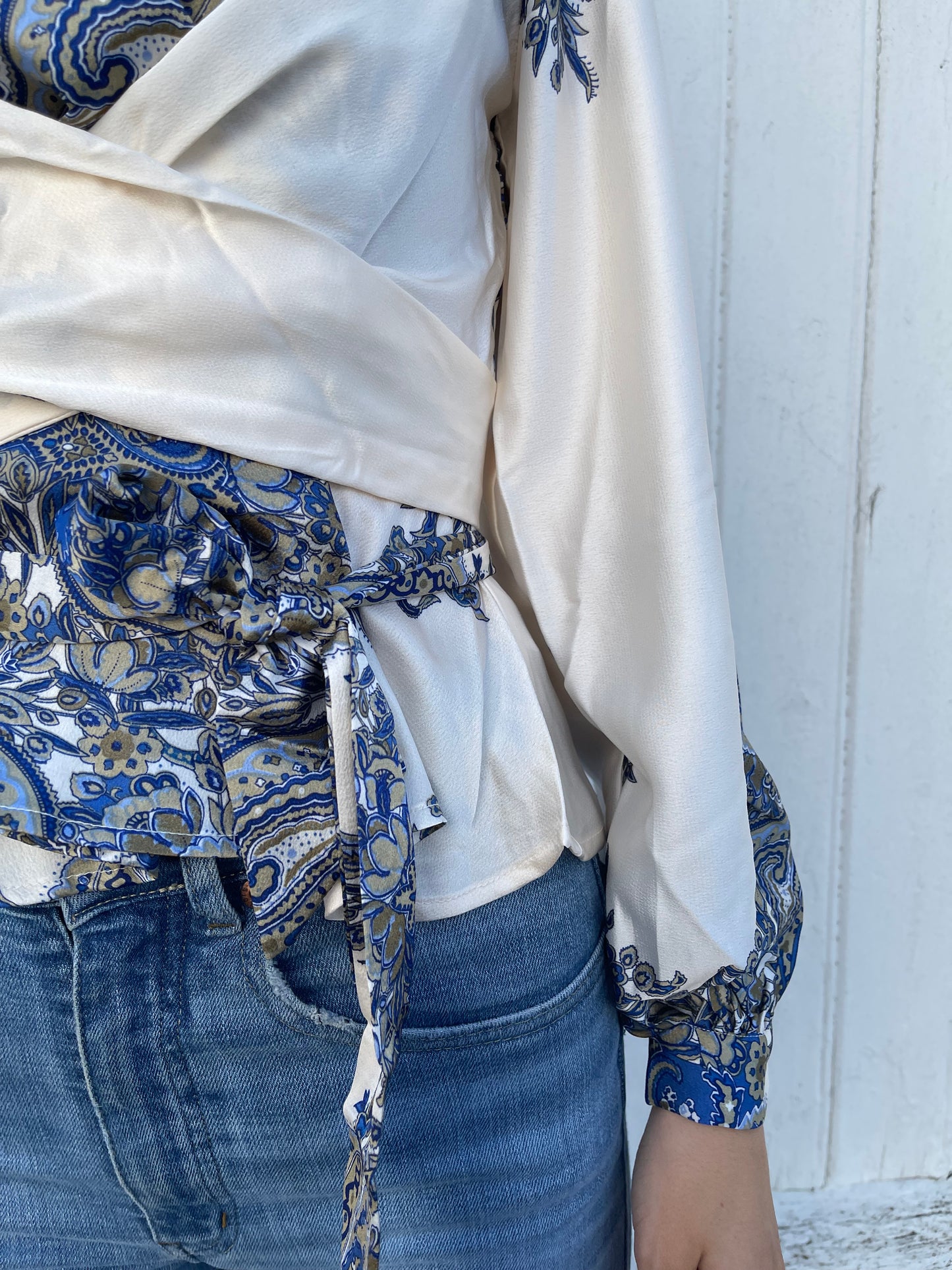 
                  
                    NEO NOIR RISTA PAISLEY BORDER BLOUSE ASH BLUE
                  
                
