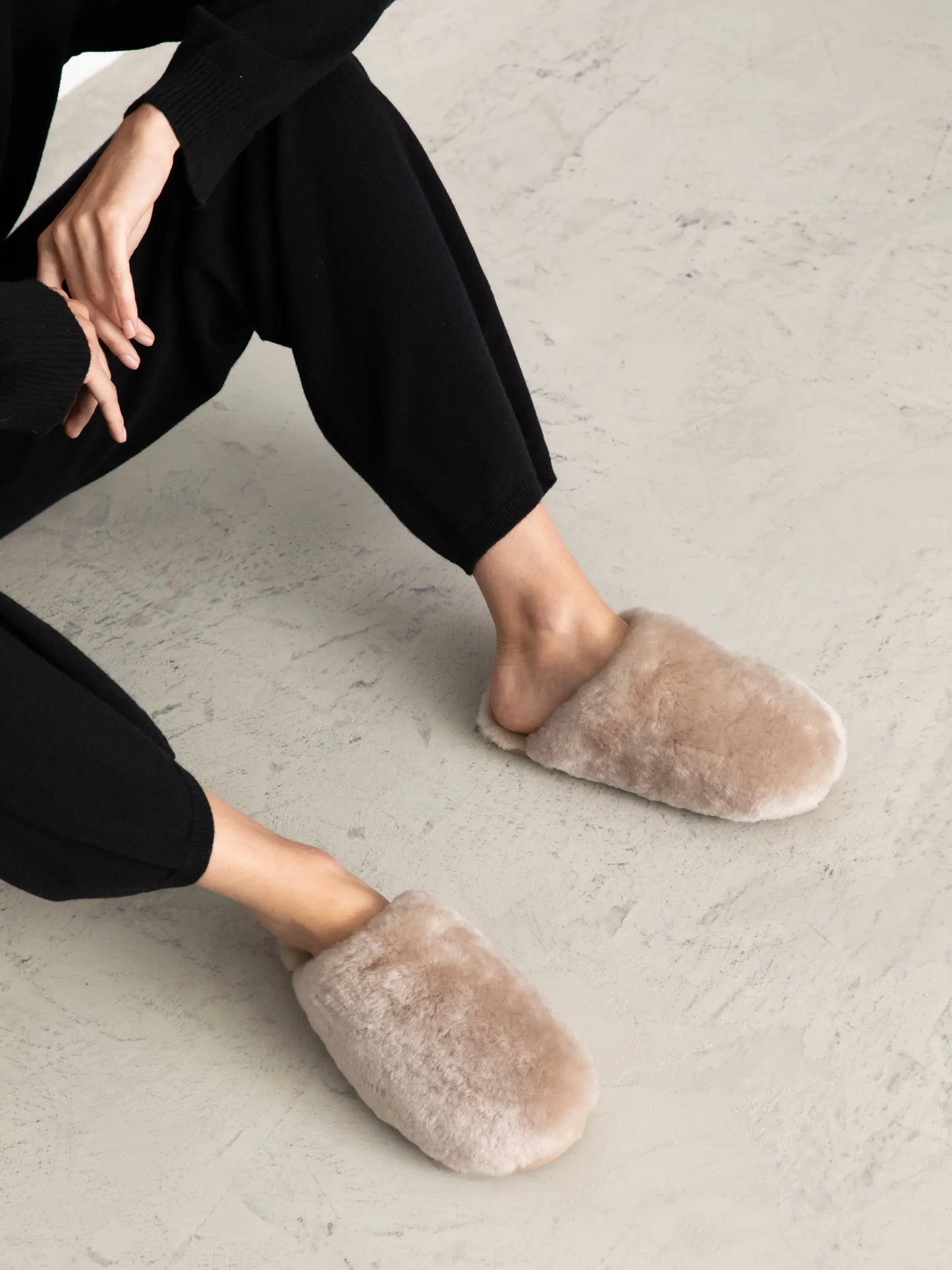 
                  
                    CAMILLA PHIL COZY SLIPPERS TAUPE
                  
                