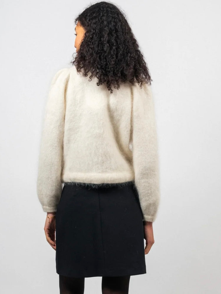 
                  
                    ELLA & IL FRANCA LUX CHUNKY CARDIGAN WHITE
                  
                