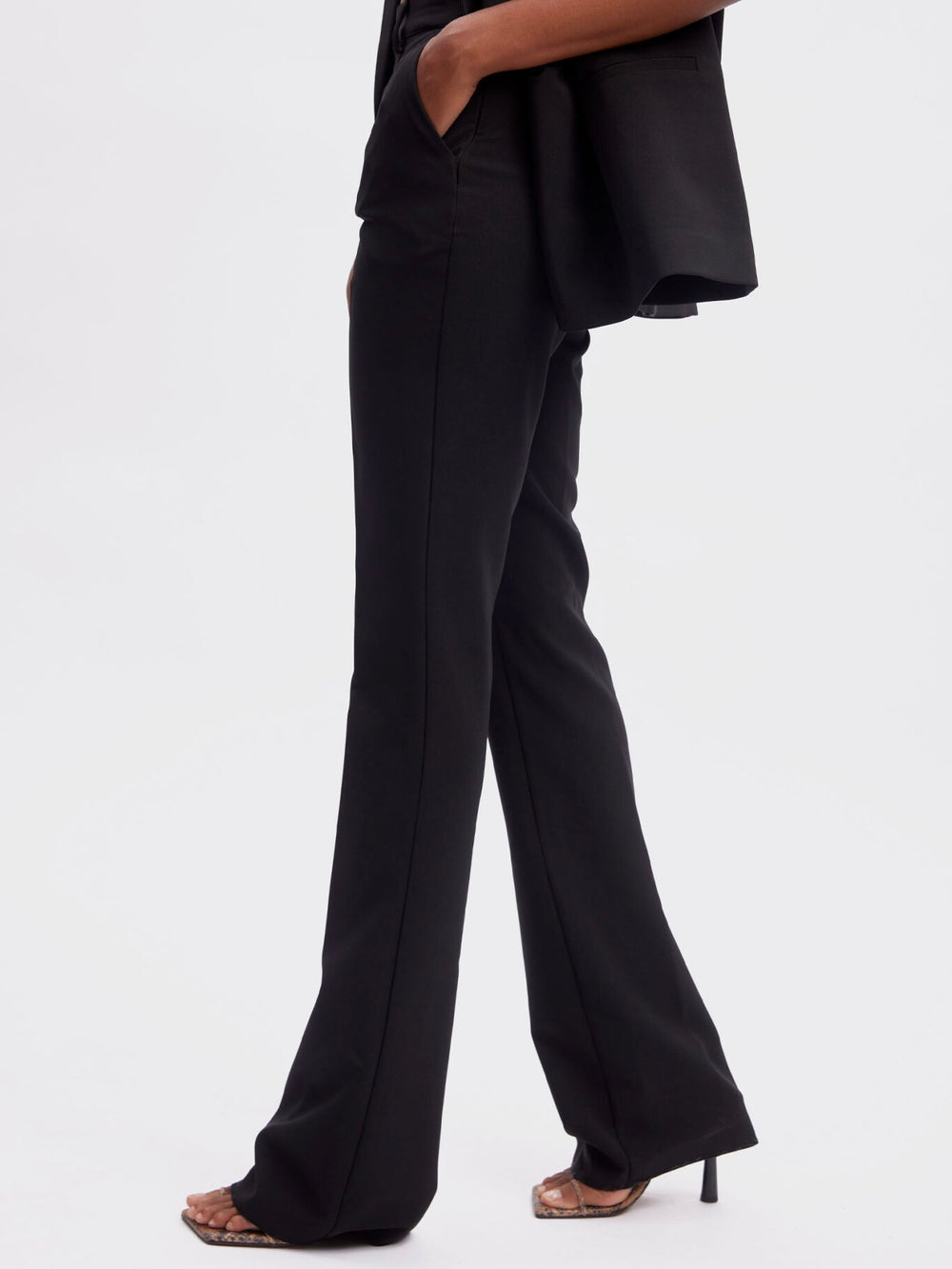 GESTUZ JOELLE FLARED PANTS BLACK