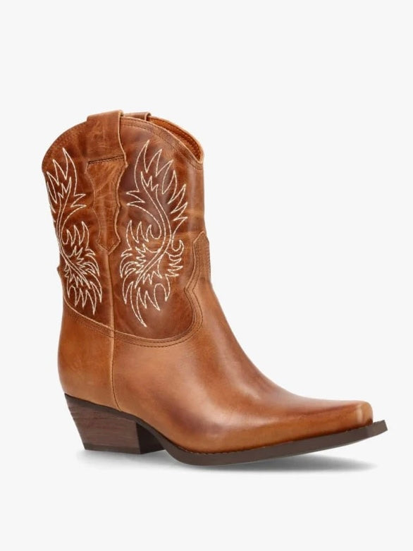 
                  
                    PHENUMB NELLIE BOOTS COGNAC
                  
                