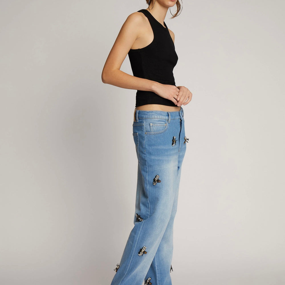 
                  
                    MUNTHE OCCASION JEANS
                  
                