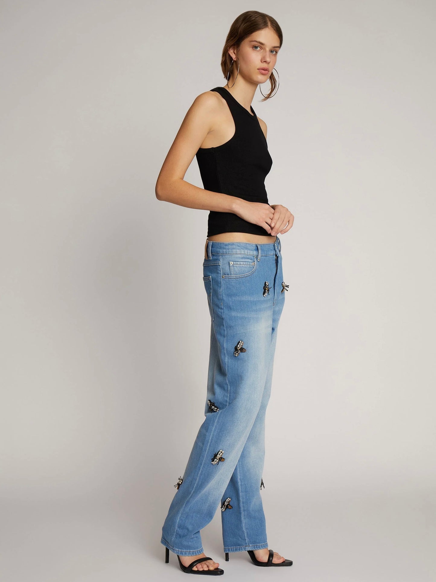 
                  
                    MUNTHE OCCASION JEANS
                  
                