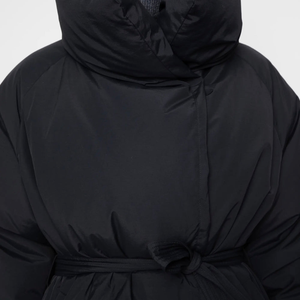 
                  
                    CAMILLA PIHL ORION DOWN JACKET BLACK
                  
                