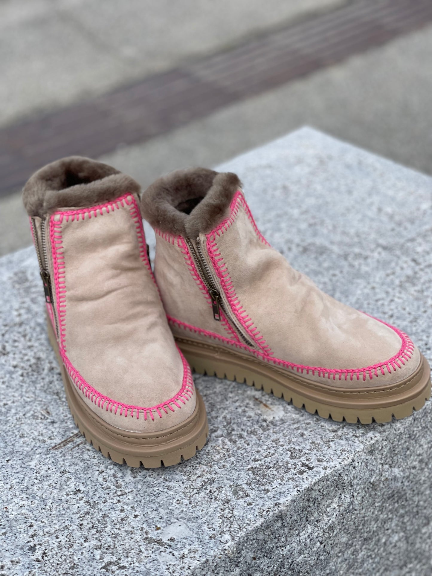 
                  
                    LAIDBACKLONDON SETSU 4.0 CROCHET SAND SUEDE PINK
                  
                