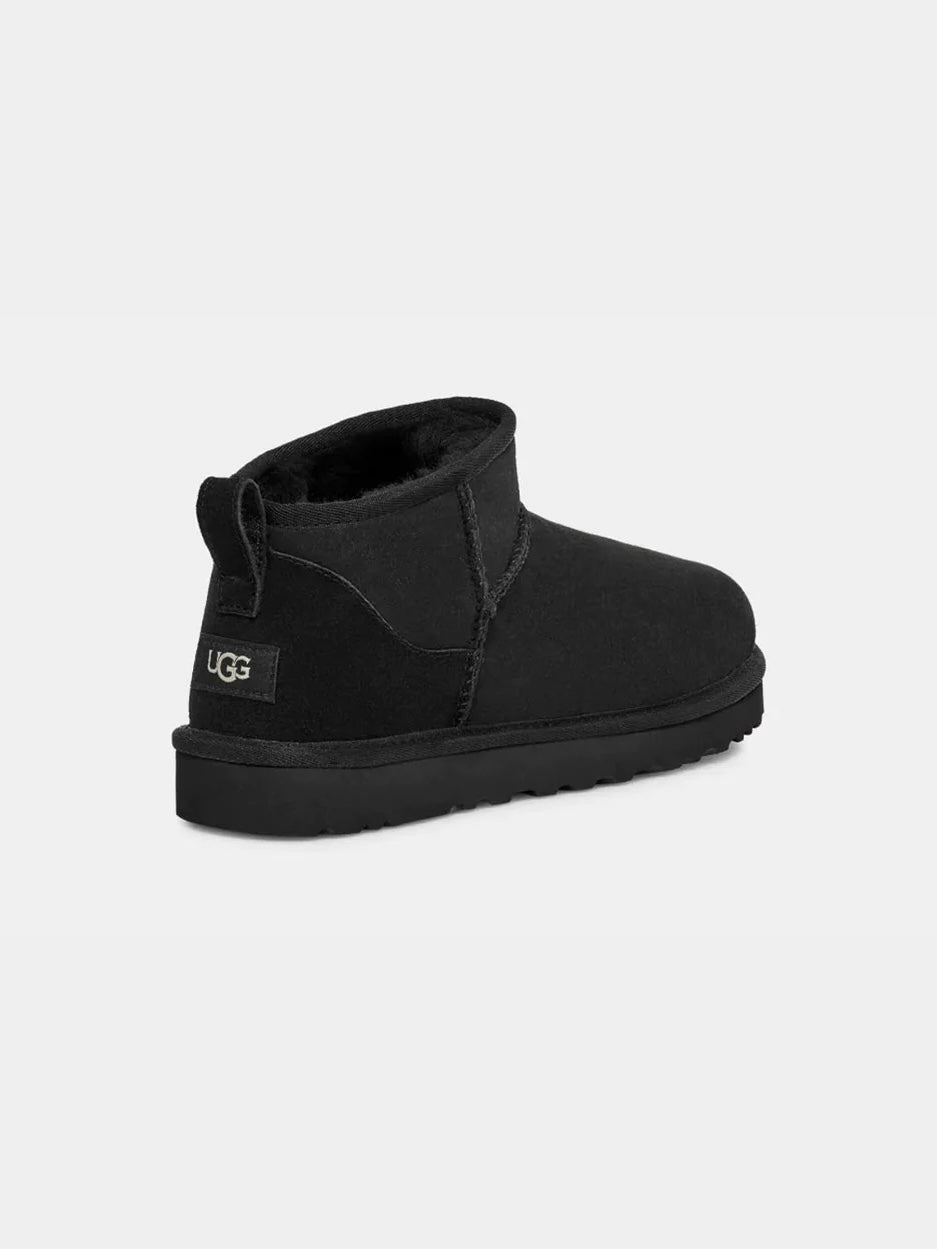 
                  
                    UGGS  HERRE CLASSIC ULTRA MINI BLACK
                  
                