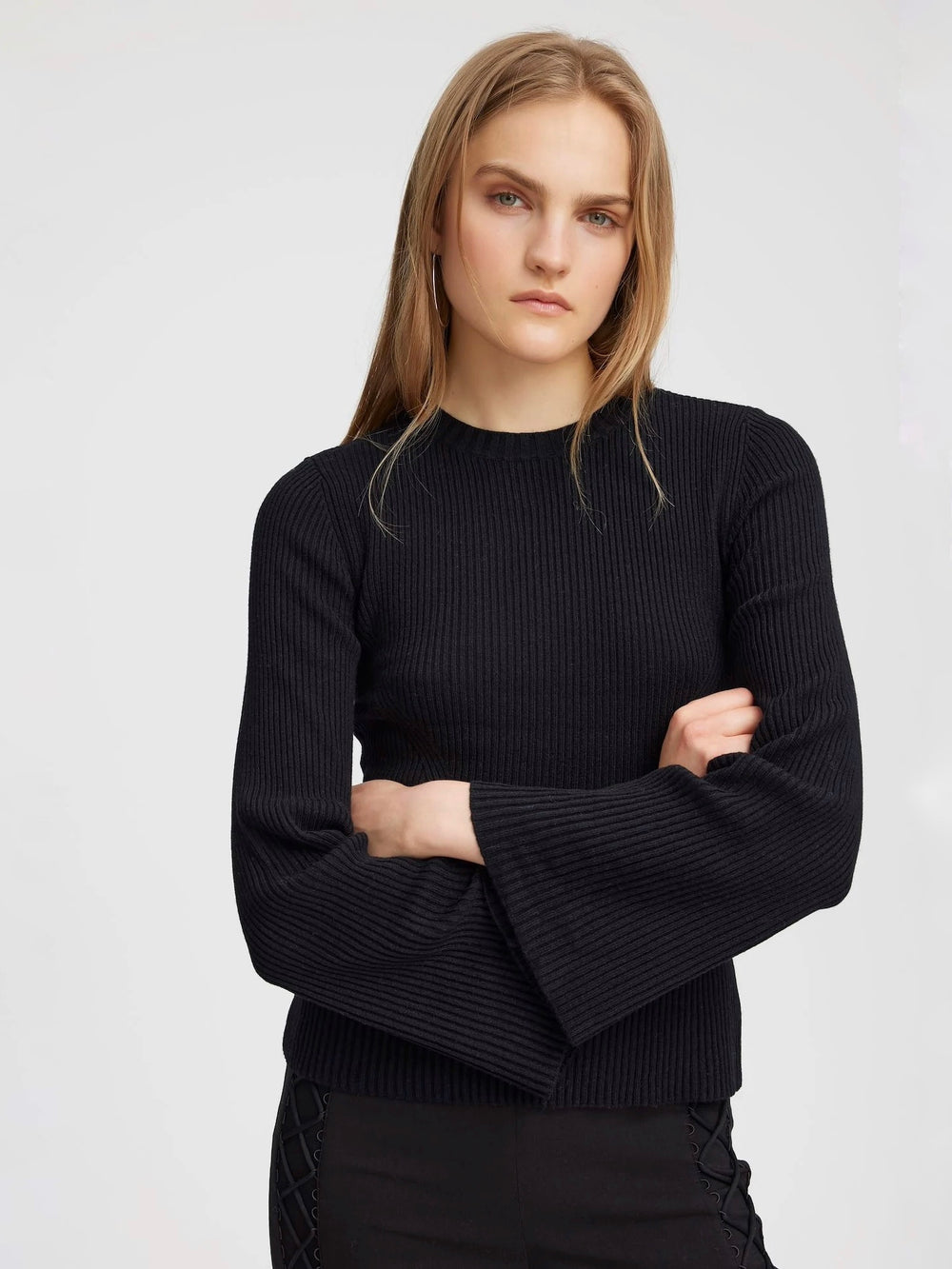 GESTUZ ANTALIGZ PEPLUM WOOL PULLOVER BLACK