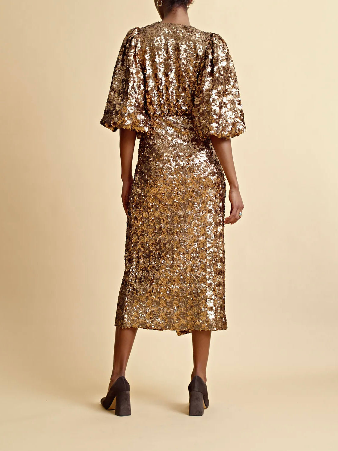 
                  
                    BY TIMO SEQUINS MIDI DRESS GOLD
                  
                