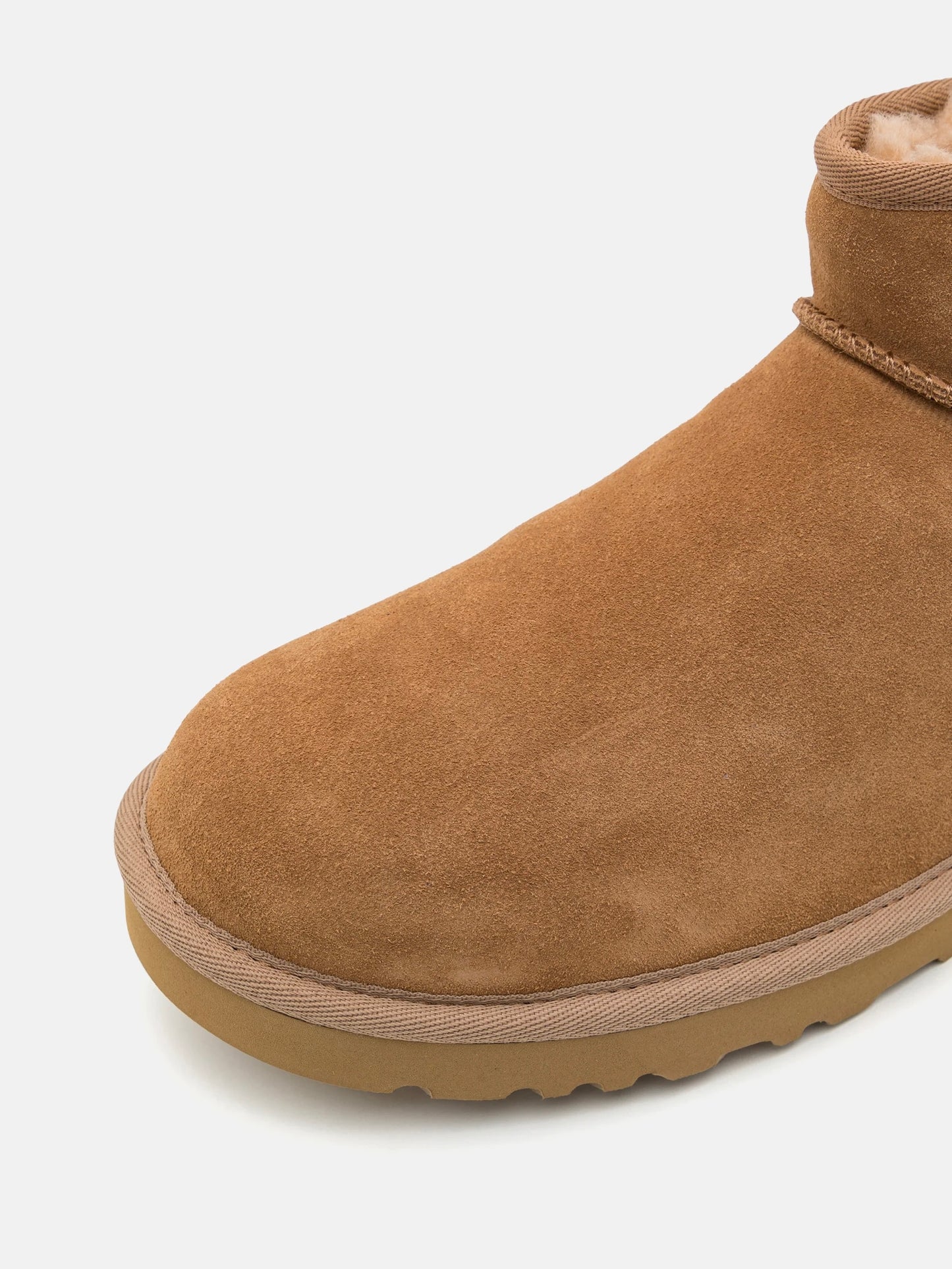 
                  
                    HERRE UGG CLASSIC ULTRA MINI ZIP CHESTNUT
                  
                