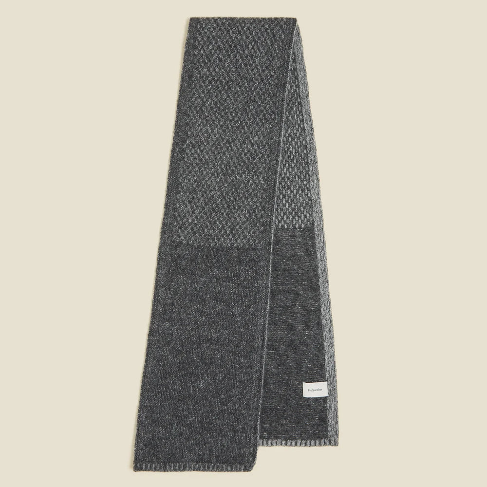 
                  
                    HOLZWEILER TINE KNIT SCARF DK.GREY MIX
                  
                