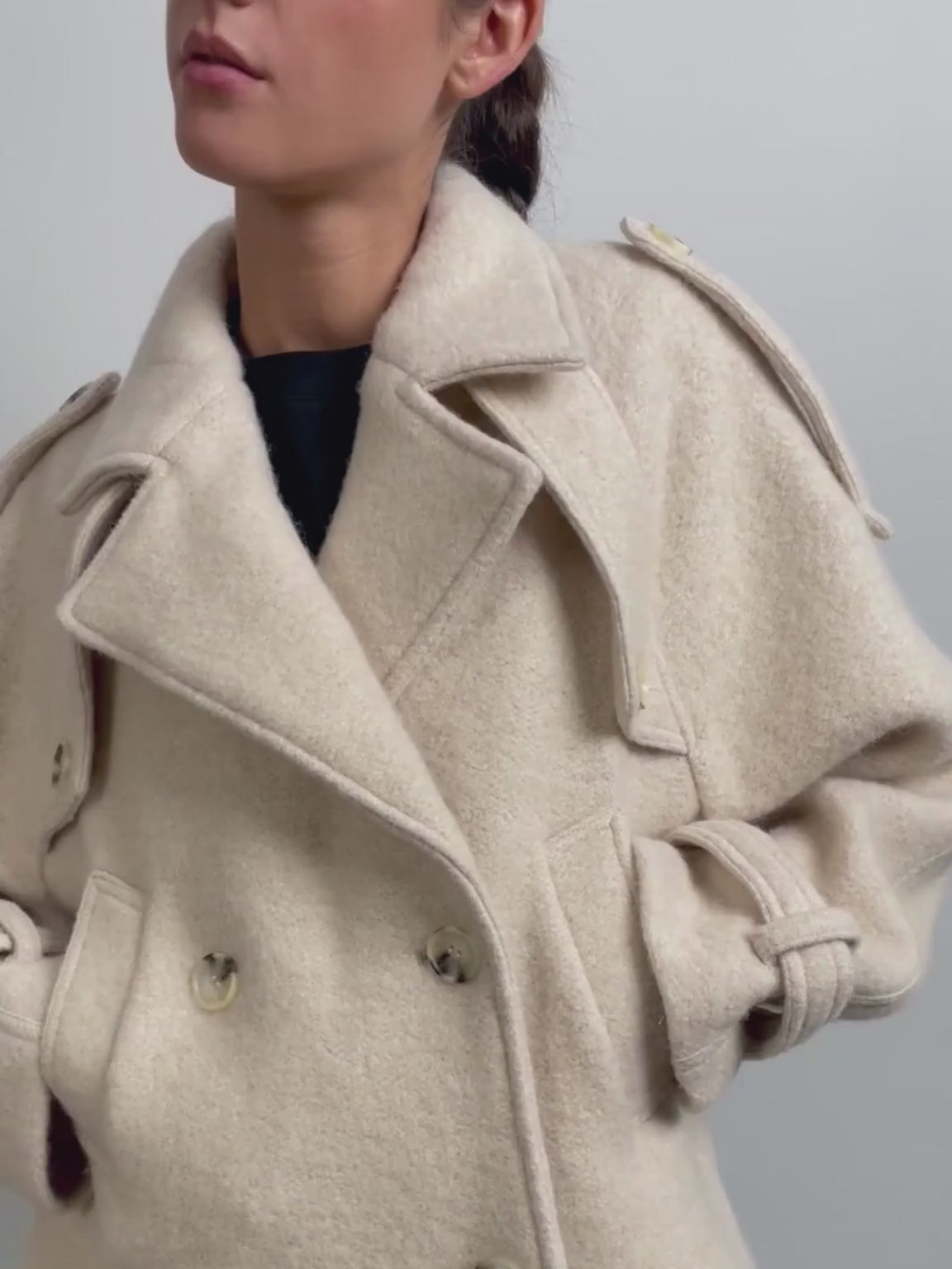 
                  
                    Load and play video in Gallery viewer, MEOTINE HANNI WOOL JACKET STEADY CREME
                  
                
