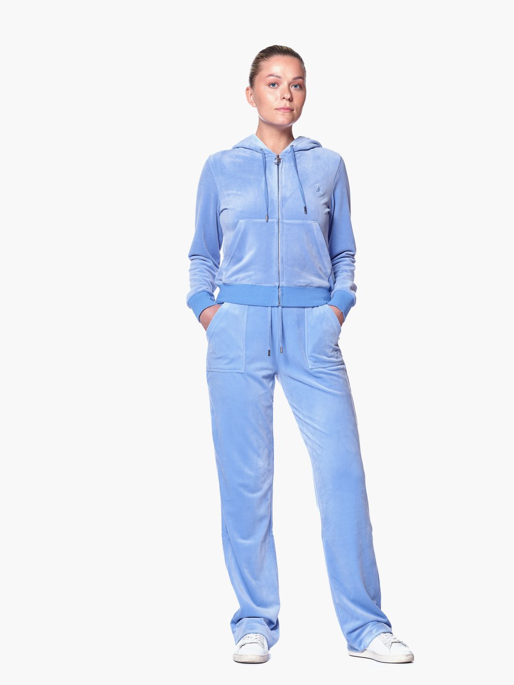 
                  
                    JUICY COUTURE VELOUR PANT ROBIA BLUE
                  
                